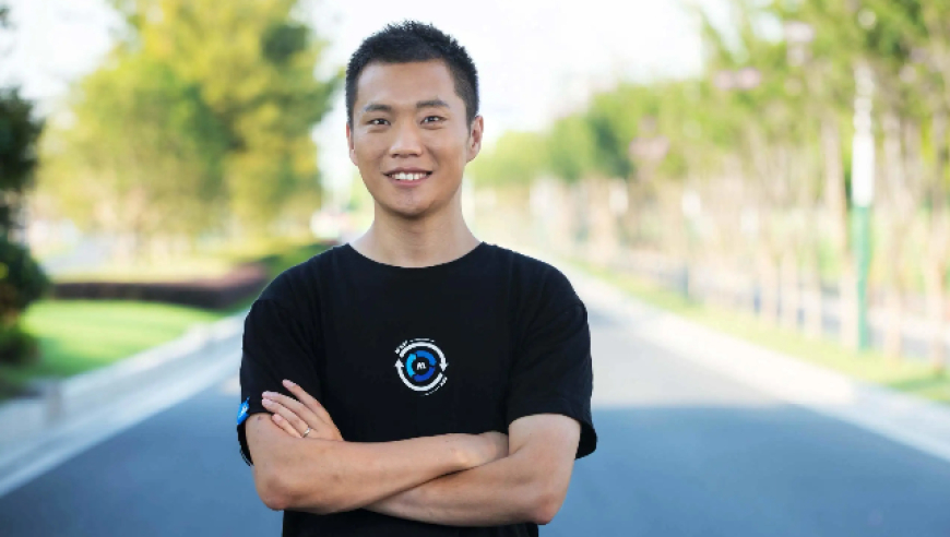 委屈小狗墙角罚站 网友鸣不平,澳门开奖结果开奖记录2025,最佳精选解释落实_HarmonyOSV6.83